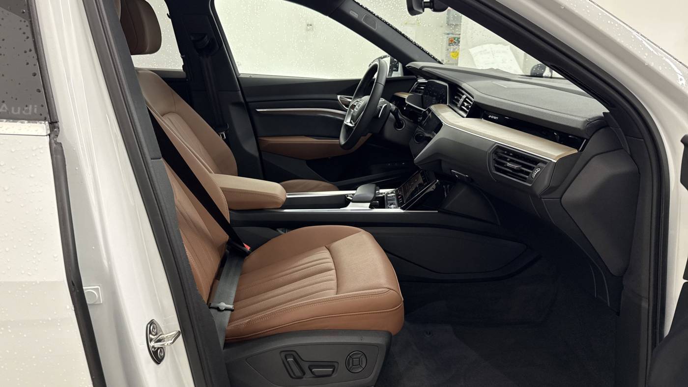 2024 Audi Q8 e-tron WA15AAGE9RB064995