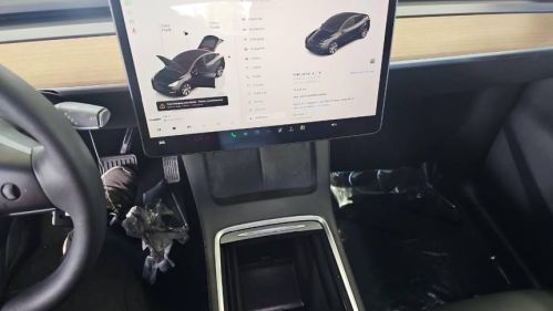 2023 Tesla Model Y 7SAYGDEF8PA049283
