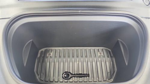 2023 Tesla Model Y 7SAYGDEF8PA049283