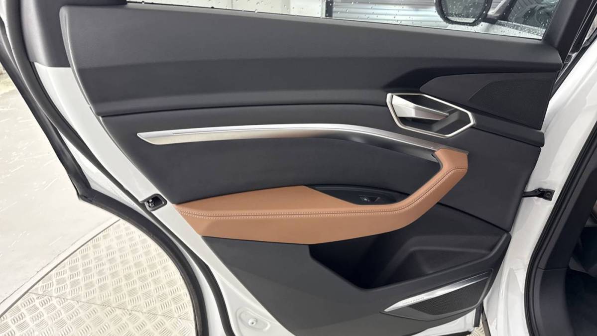 2024 Audi Q8 e-tron - Images - 27