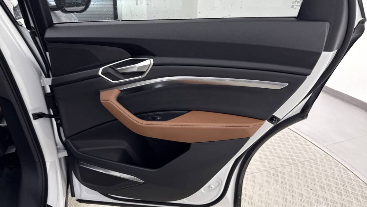 2024 Audi Q8 e-tron - Images - 31