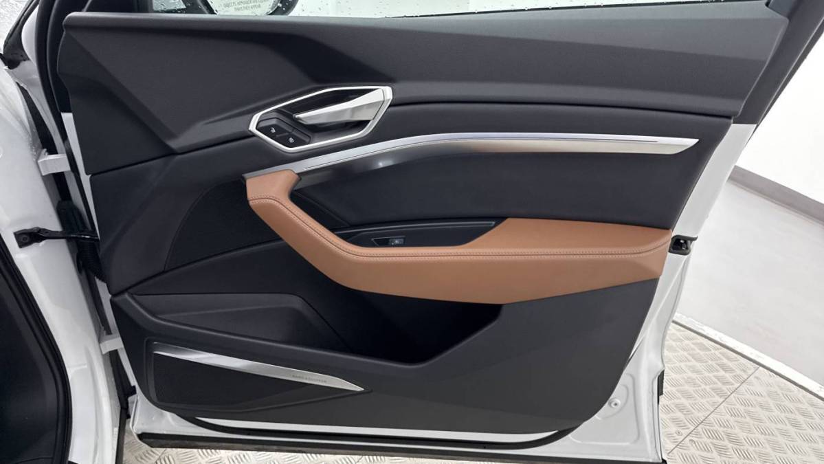 2024 Audi Q8 e-tron - Images - 33