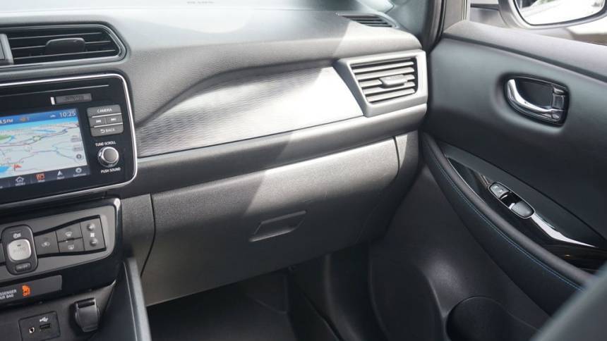 2019 Nissan LEAF - Images - 26