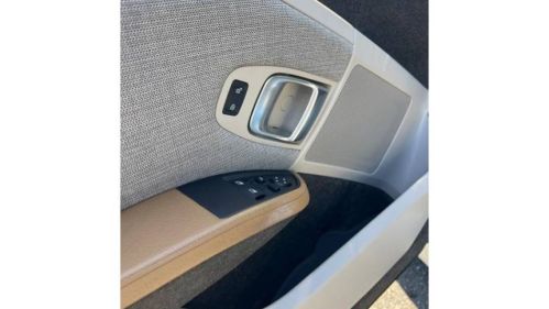 2017 BMW i3 - Images - 17