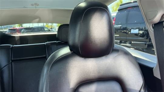 2022 Tesla Model Y 7SAYGDEE8NF414519
