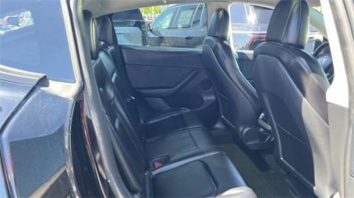 2022 Tesla Model Y 7SAYGDEE8NF414519