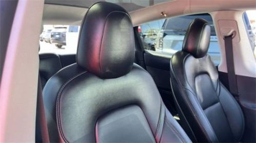 2022 Tesla Model Y 7SAYGDEE8NF414519