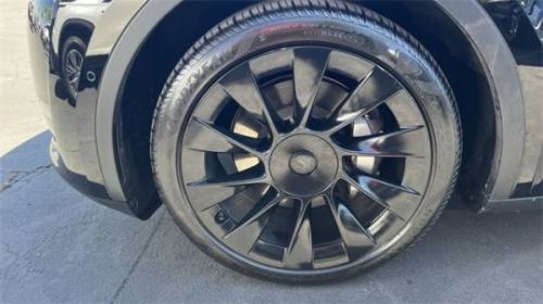 2022 Tesla Model Y 7SAYGDEE8NF414519