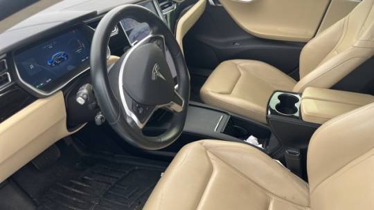 2016 Tesla Model S - Images - 10