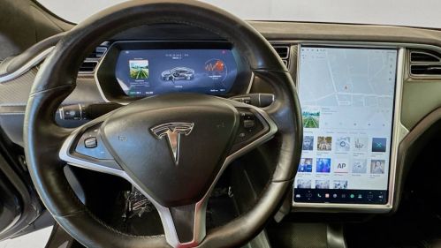 2015 Tesla Model S - Images - 11