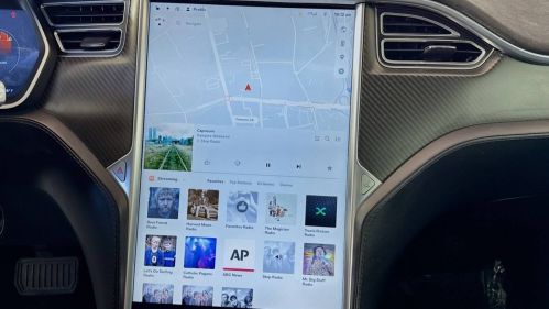 2015 Tesla Model S - Images - 14