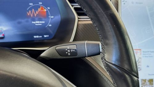 2015 Tesla Model S - Images - 15