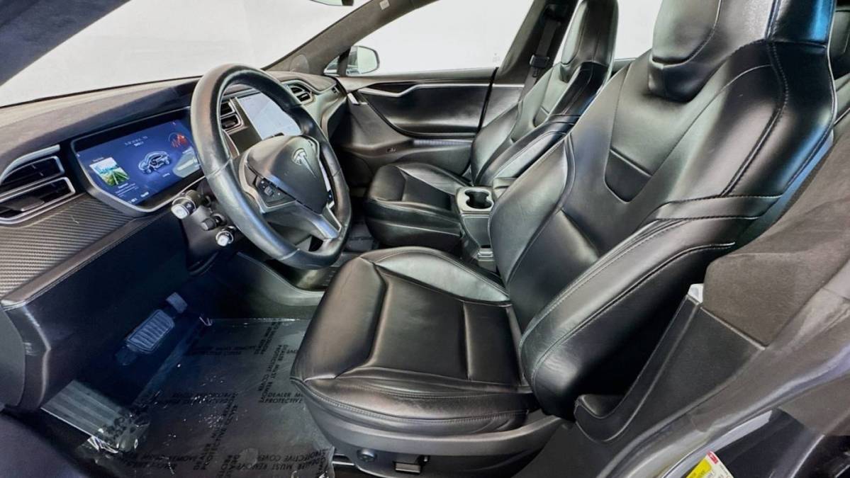 2015 Tesla Model S - Images - 18