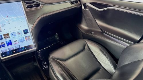 2015 Tesla Model S - Images - 20