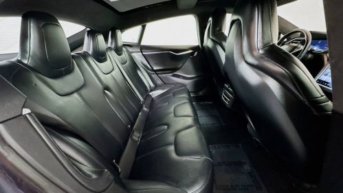 2015 Tesla Model S - Images - 24
