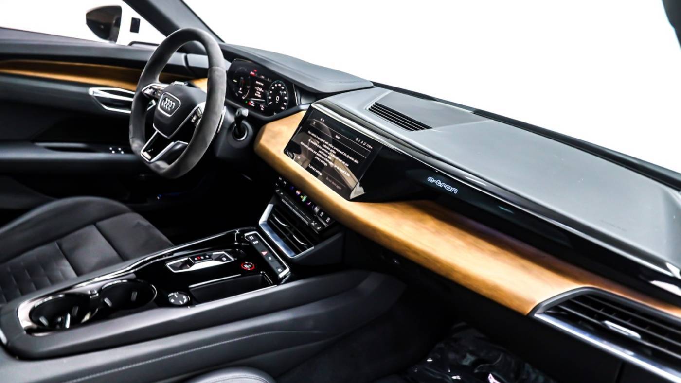 2024 Audi e-tron GT WAUFJBFW9R7001681