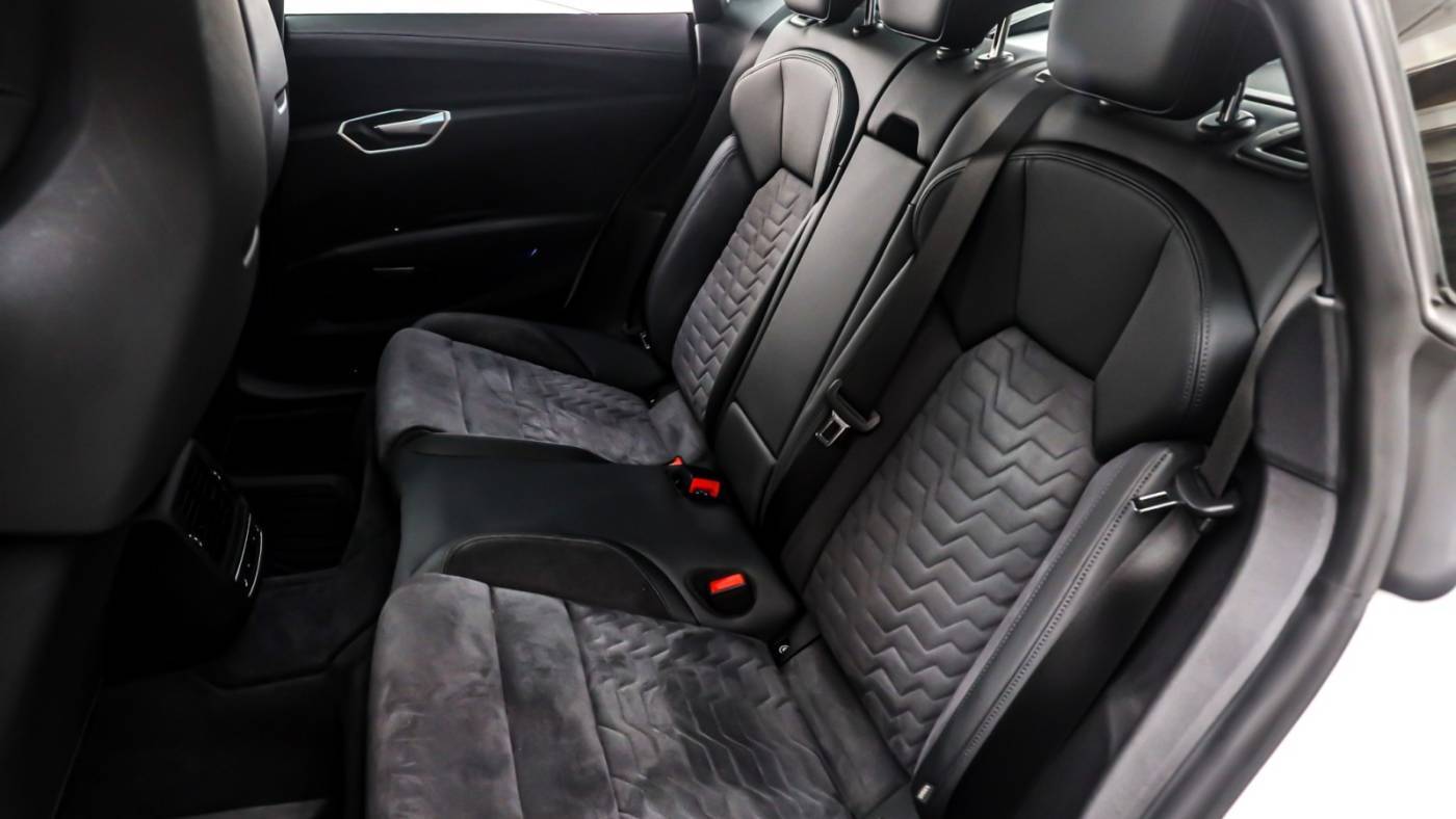 2024 Audi e-tron GT WAUFJBFW9R7001681