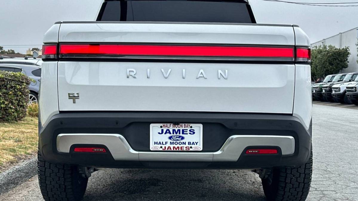 2024 Rivian R1T - Images - 4