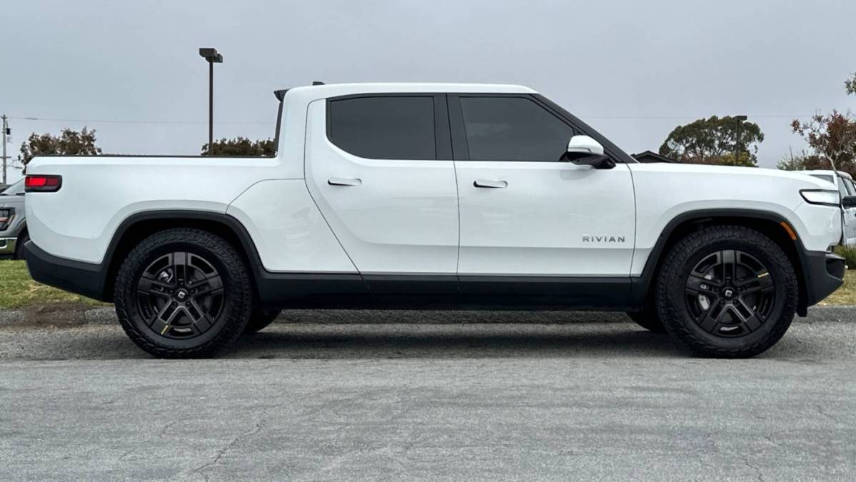 2024 Rivian R1T - Images - 6
