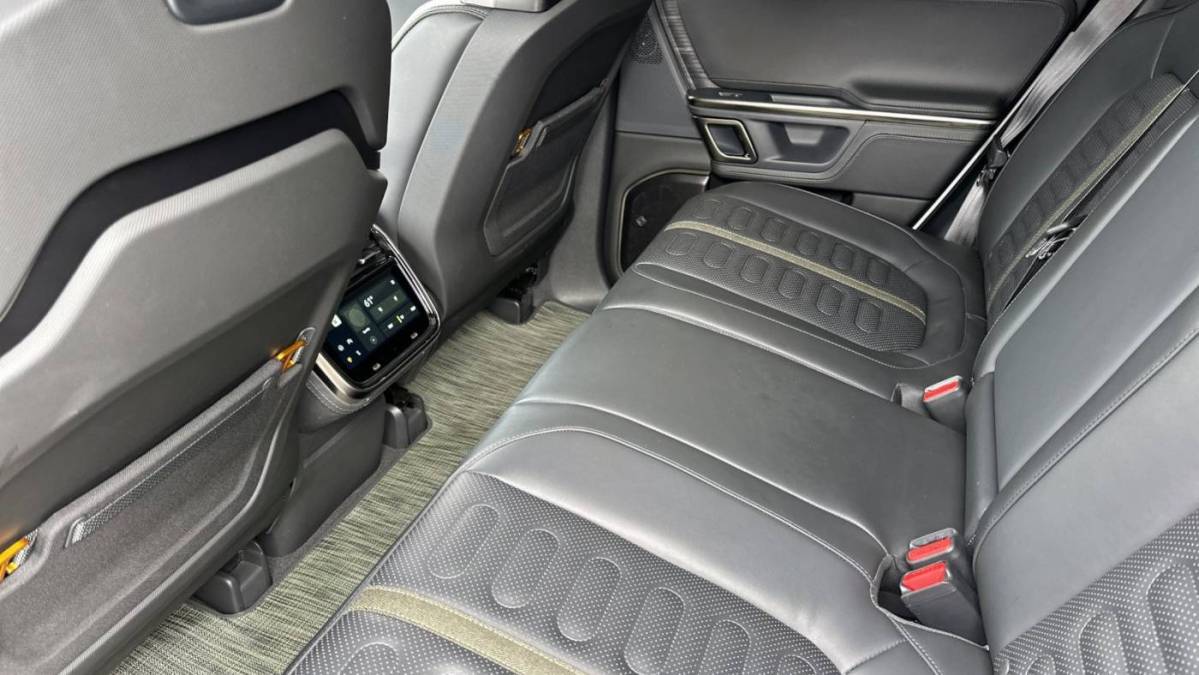 2024 Rivian R1T - Images - 11