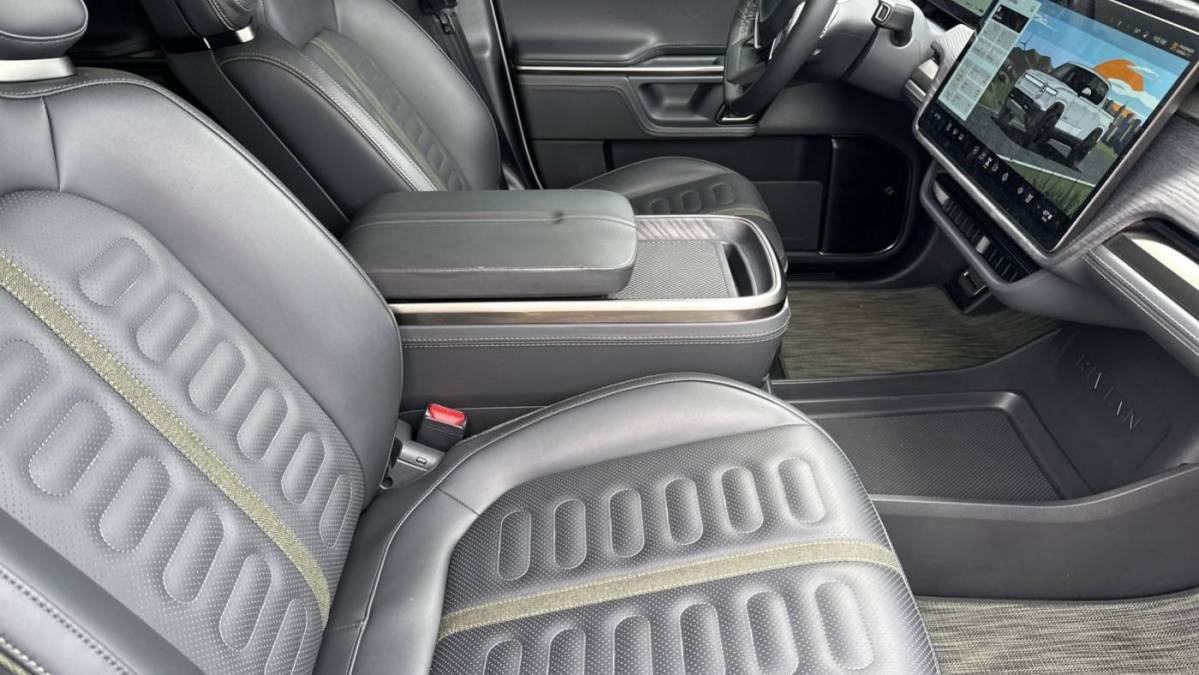 2024 Rivian R1T - Images - 14