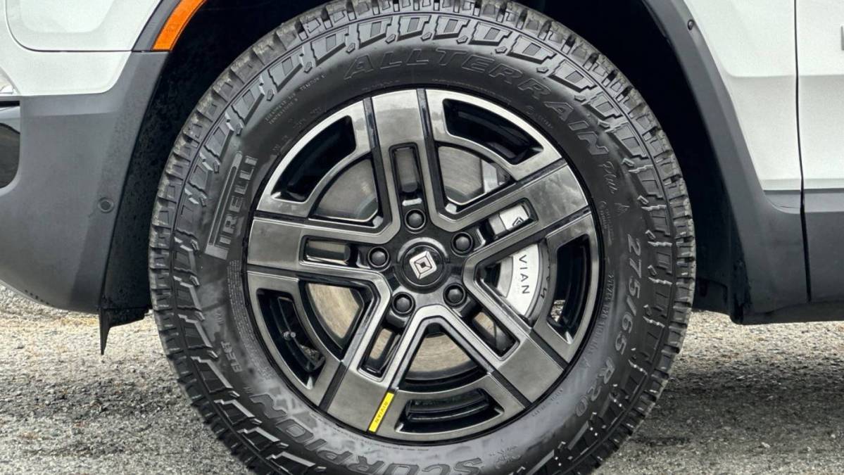 2024 Rivian R1T - Images - 22