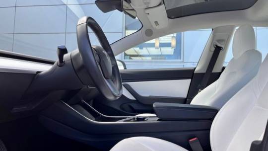 2018 Tesla Model 3 5YJ3E1EA2JF183068