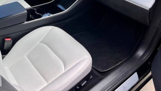 2018 Tesla Model 3 5YJ3E1EA2JF183068