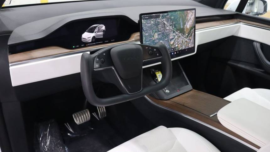 2022 Tesla Model X - Images - 15