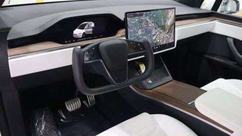 2022 Tesla Model X - Images - 15