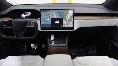 2022 Tesla Model X - Images - 21
