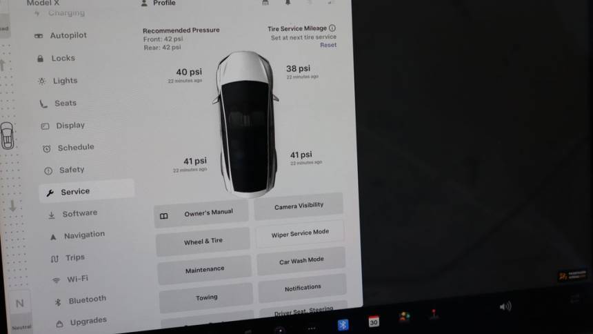 2022 Tesla Model X - Images - 27