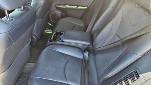 2017 Toyota Prius Prime - Images - 18