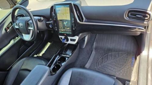 2017 Toyota Prius Prime - Images - 21
