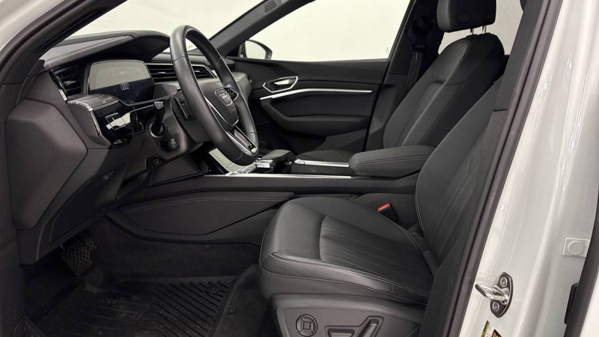 2024 Audi Q8 e-tron - Images - 13