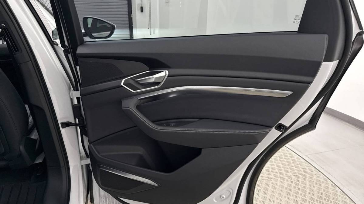 2024 Audi Q8 e-tron - Images - 31