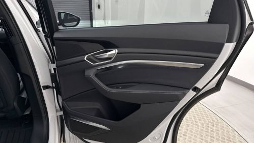 2024 Audi Q8 e-tron - Images - 31