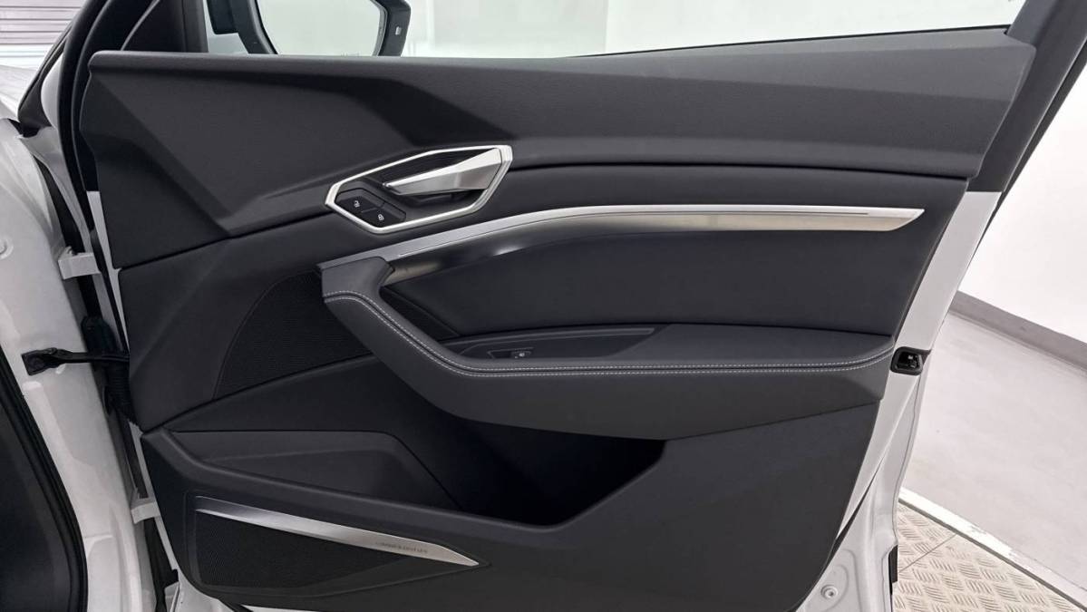 2024 Audi Q8 e-tron - Images - 33