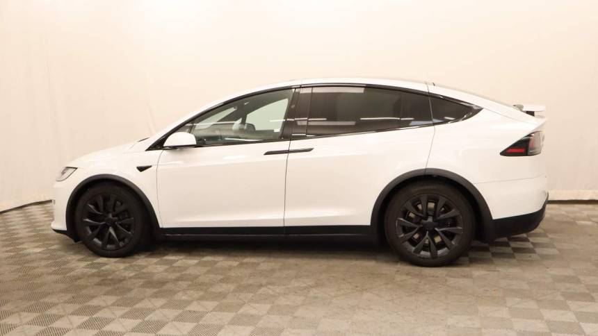 2022 Tesla Model X 7SAXCBE68NF338207