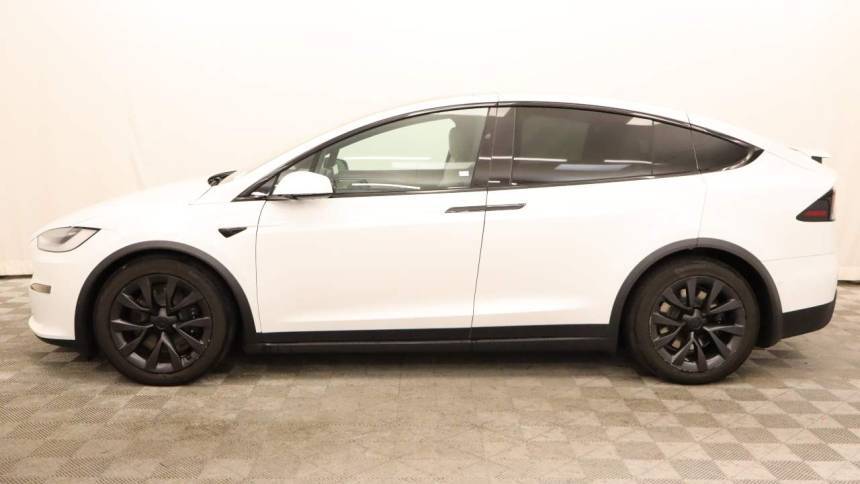 2022 Tesla Model X 7SAXCBE68NF338207