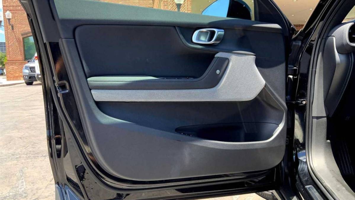 2022 Polestar 2 - Images - 21