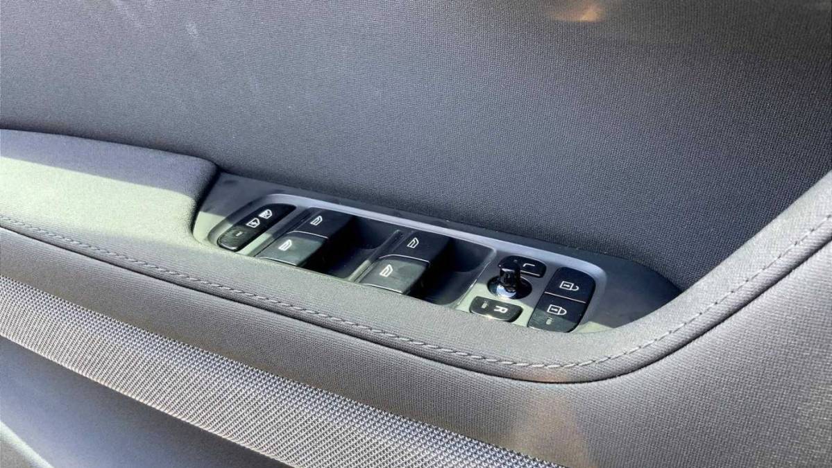 2022 Polestar 2 - Images - 35