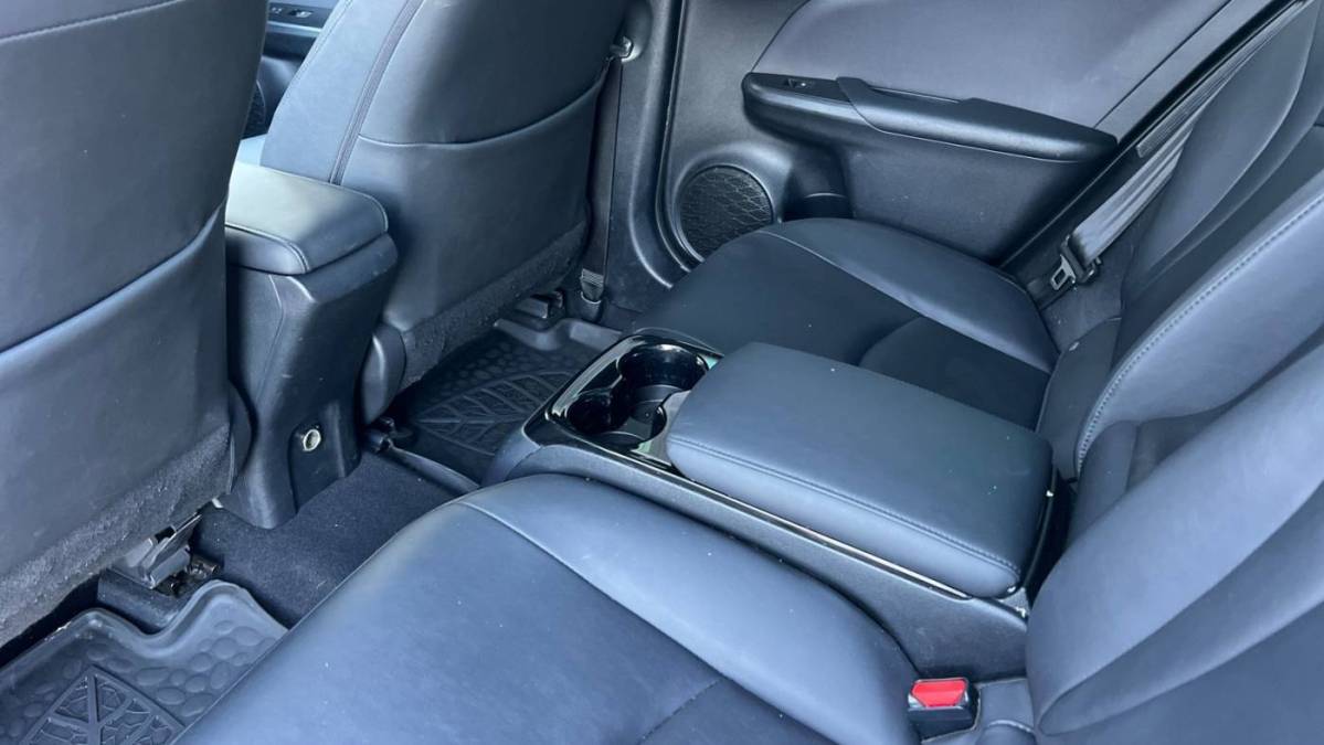 2017 Toyota Prius Prime - Images - 8