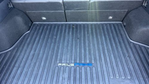 2017 Toyota Prius Prime - Images - 11