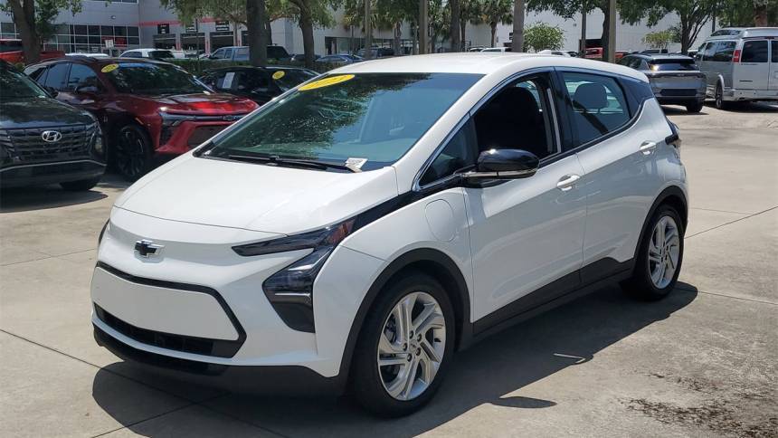 2023 Chevrolet Bolt - Images - 2
