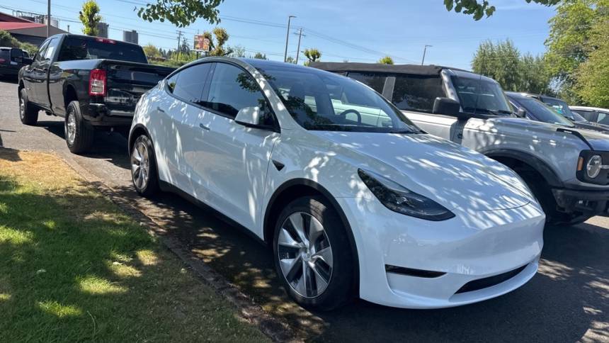 2023 Tesla Model Y 7SAYGAEE7PF625244