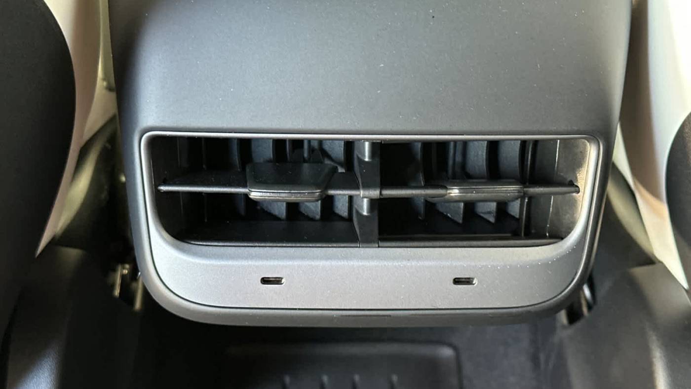 2023 Tesla Model Y 7SAYGDEE3PF827208
