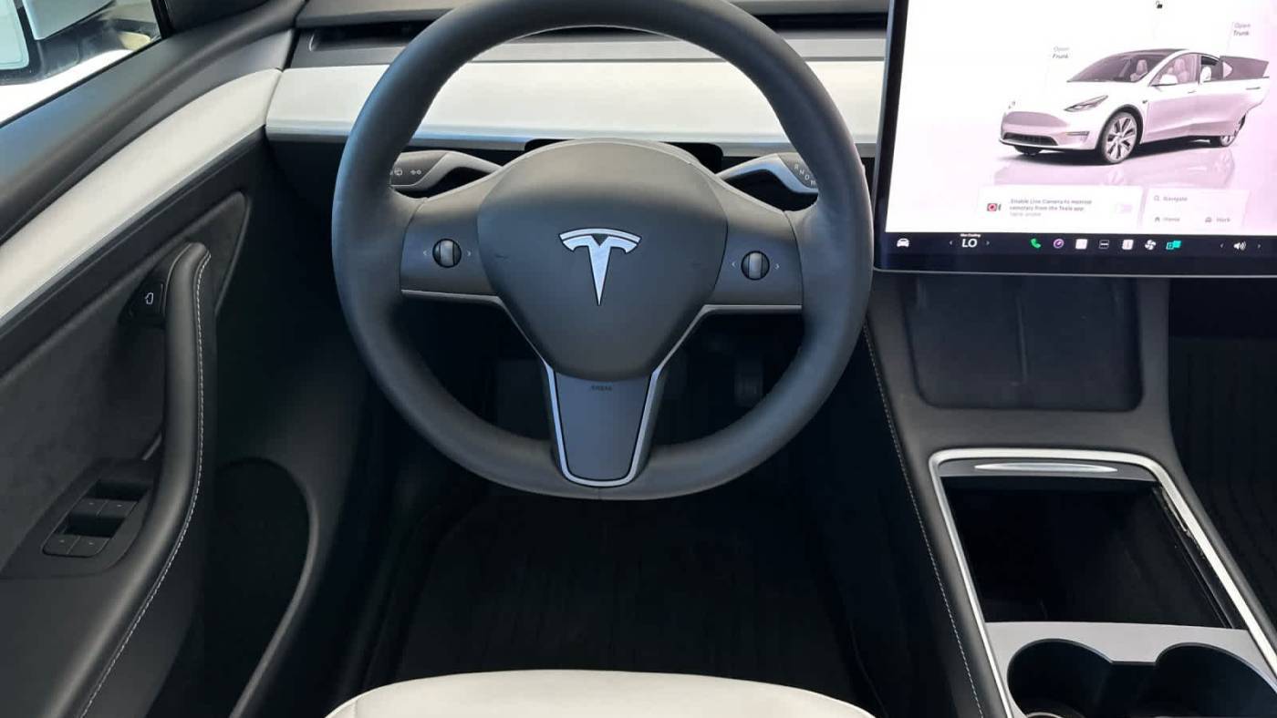 2023 Tesla Model Y 7SAYGDEE3PF827208