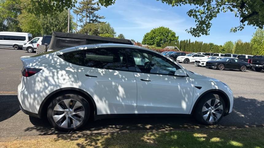 2023 Tesla Model Y 7SAYGAEE7PF625244