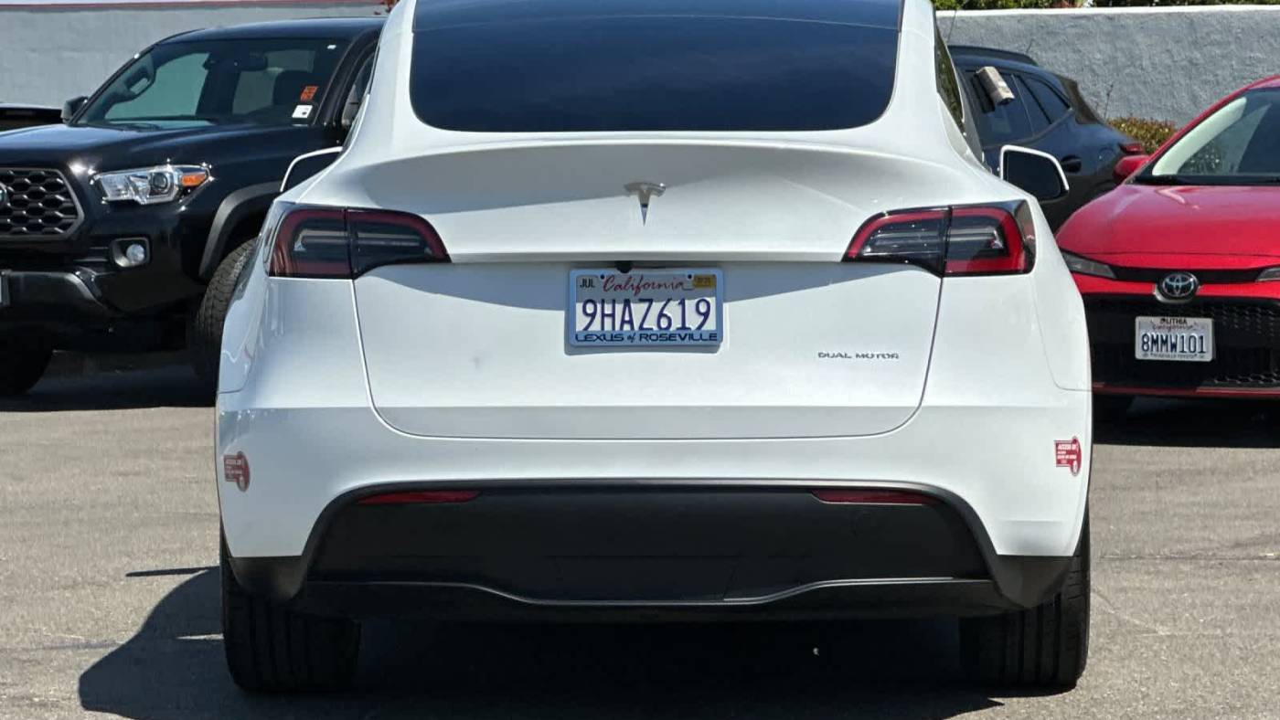 2023 Tesla Model Y 7SAYGDEE3PF827208